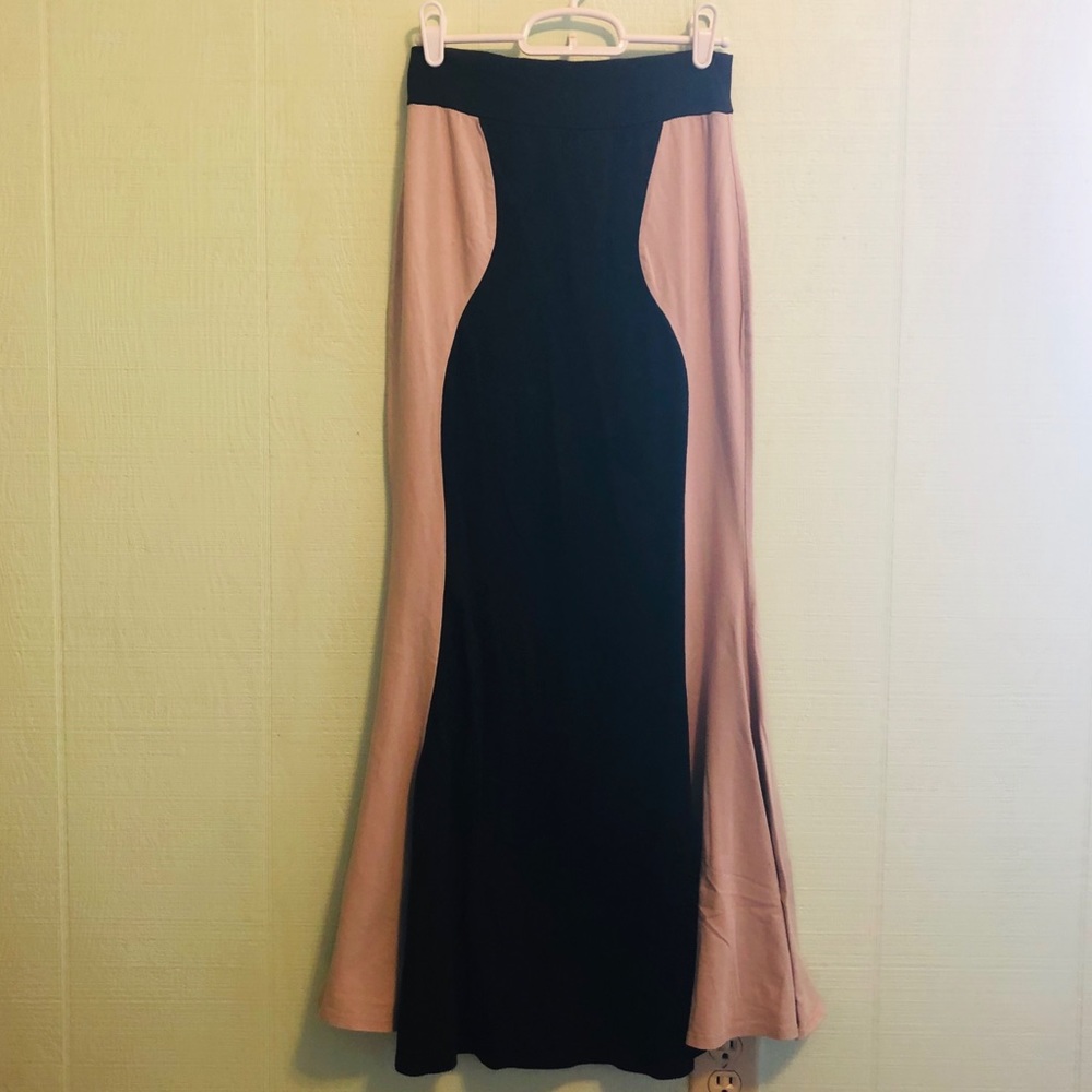 Fit-n-Flare Black and Tan Maxi Skirt